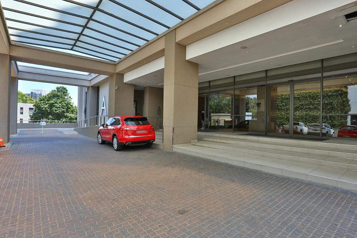 304 Sandton Skye Йоханнесбург Экстерьер фото